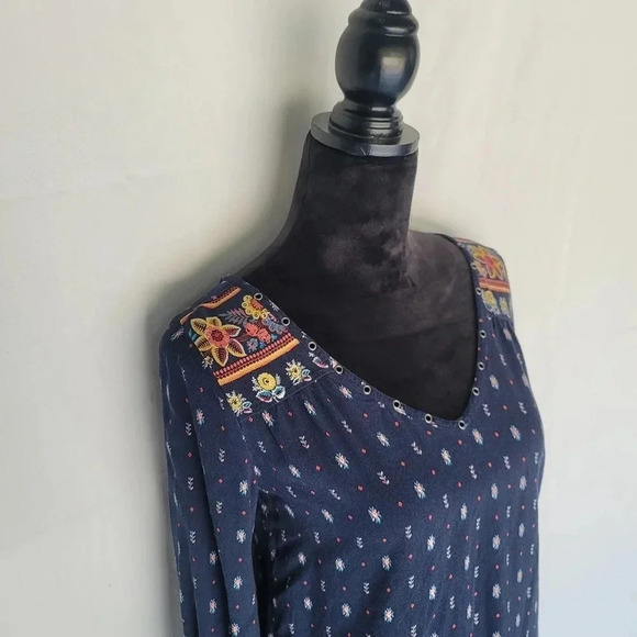 Hollister Lace Up Viscose Top Cap Shirt Tee Navy Blue Floral 3/4 Sleeve XS - Picture 10 of 10